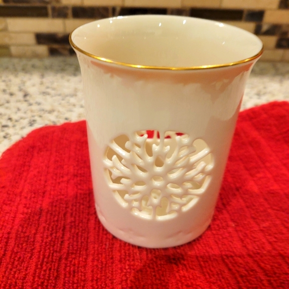 Lenox Snowflake Candle Holder - Picture 1 of 6